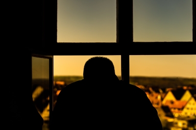 Waarom de zondagavond zo zwaar voelt en wat echt helpt