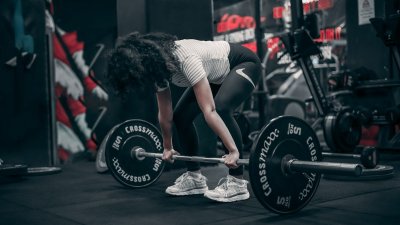 Krachttraining blijft even effectief tijdens de overgang